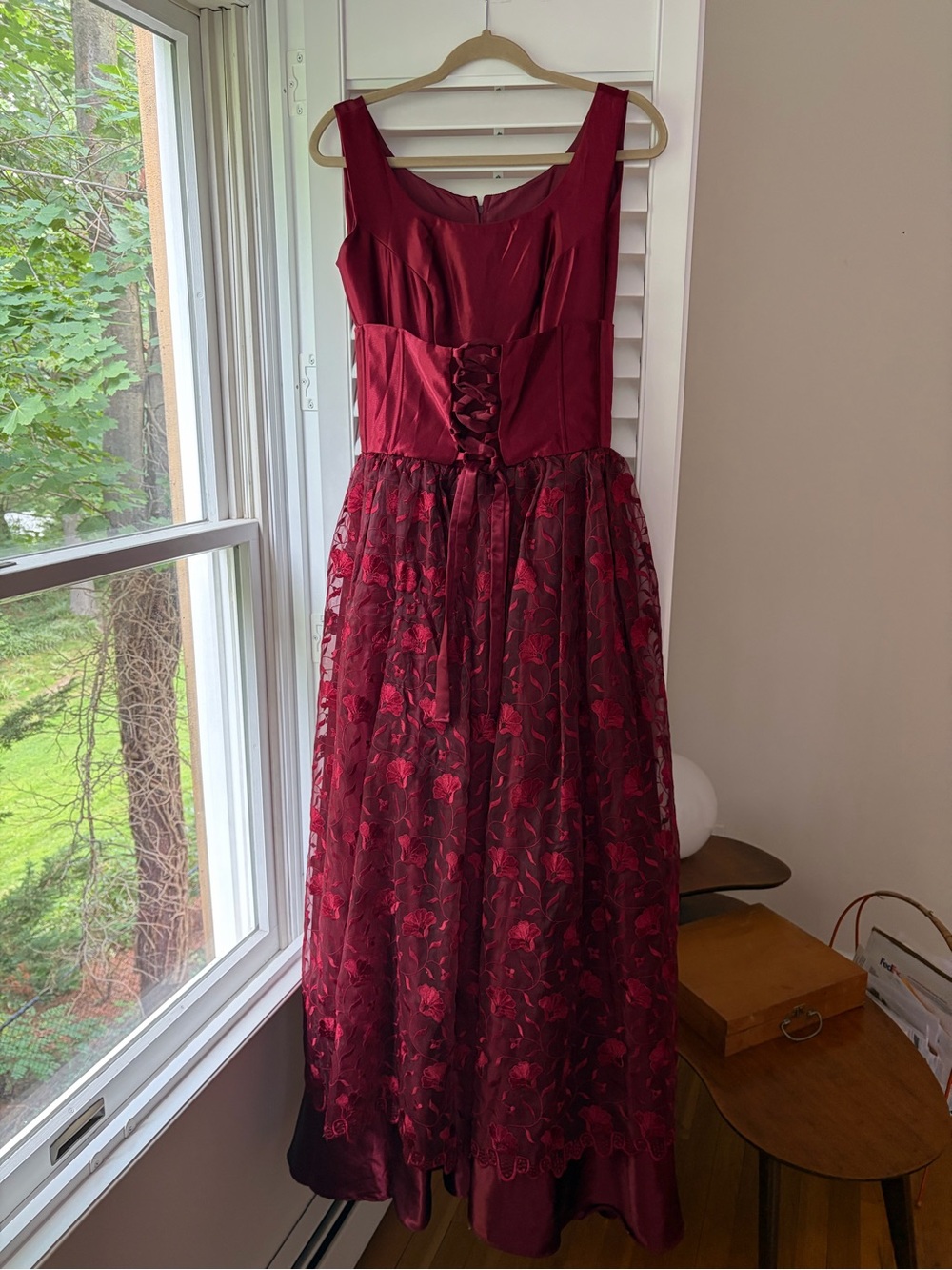 Women’s Burgundy Lace Overlay Evening Dress